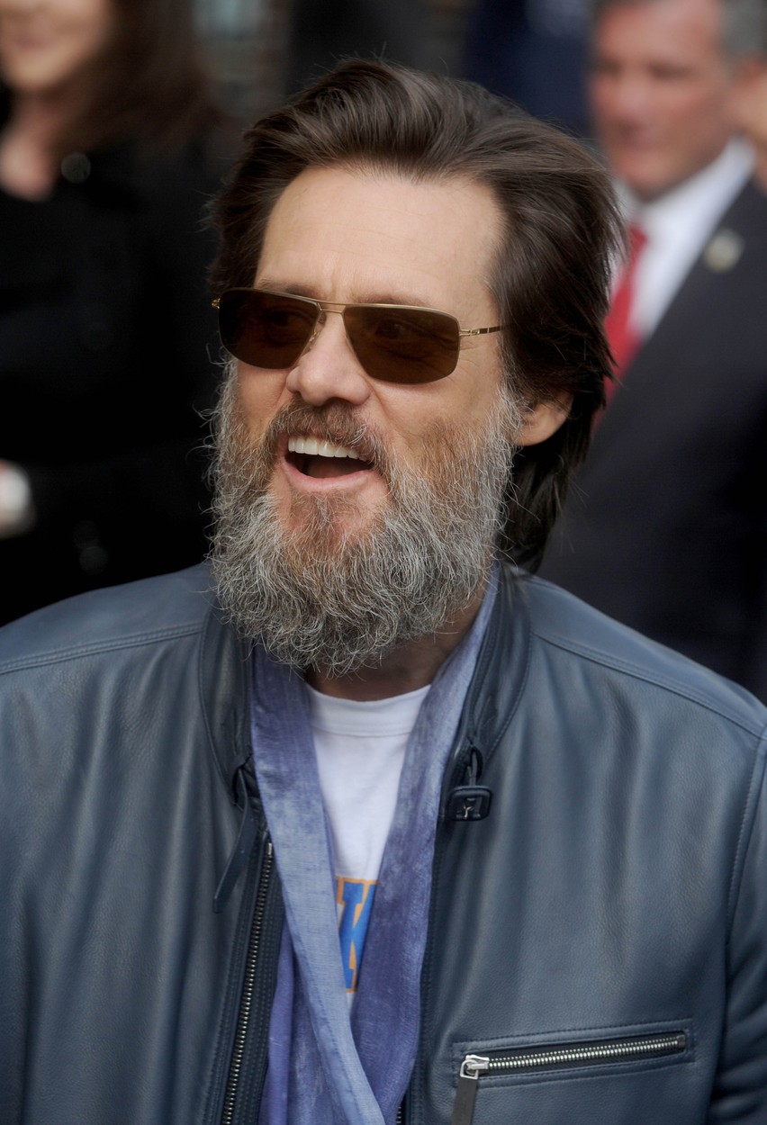 Rá sem lehet ismerni a nagyapó szakállas Jim Carreyre