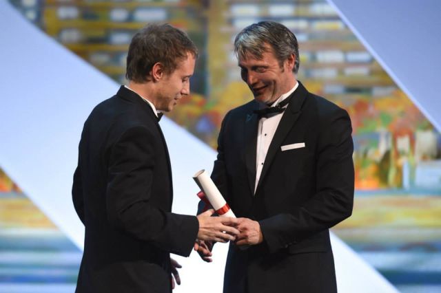 Nemes Jeles László átveszi a díjat - Fotó: Festival de Cannes - Page Officielle