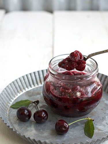 Befőzés: készíts különleges fűszeres meggylekvárt