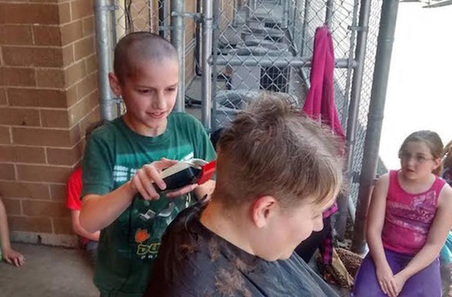 Kopasz tanítványa miatt borotváltatta kopaszra a fejét a tanárnő