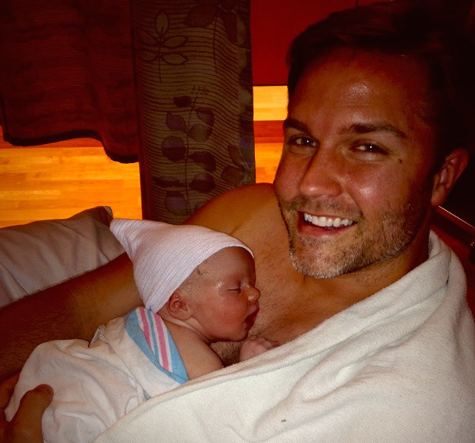 Apuka lett Scott Porter, a Szívek doktora szereplője -fotó