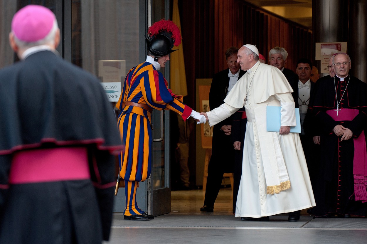 Kivételes interjú Ferenc pápával, aki csak pizzázni és buszozni akar Kivételes interjú Ferenc pápával, aki csak pizzázni és buszozni akar