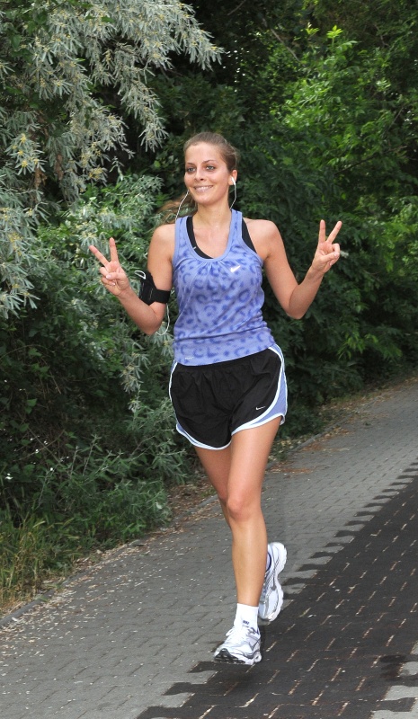 32 fotó a 32 éves Tatár Csilláról