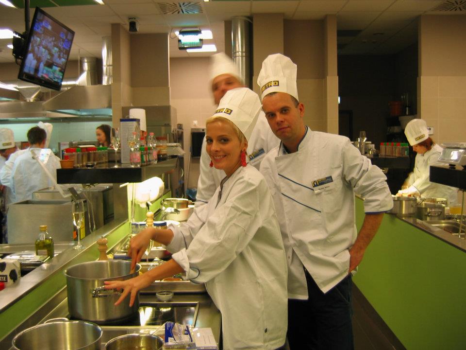 32 fotó a 32 éves Tatár Csilláról