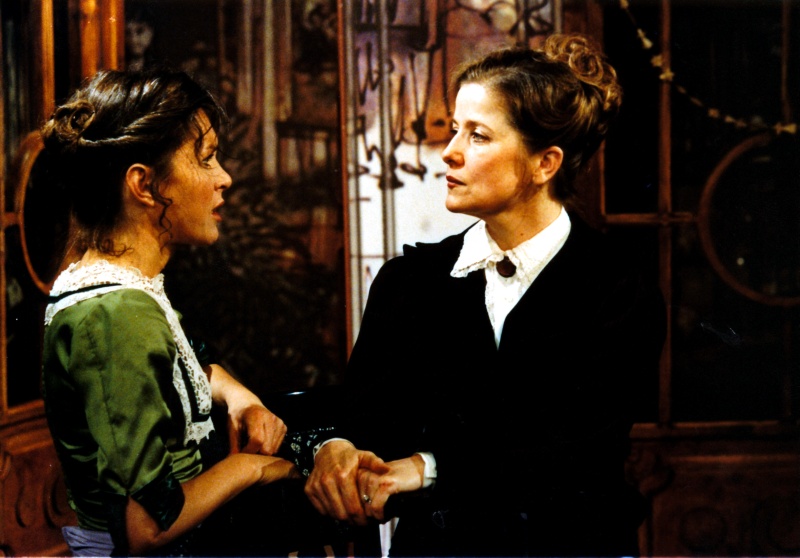 A József Attila Színházban Ibsen Nóra című darabjában is szerepelt