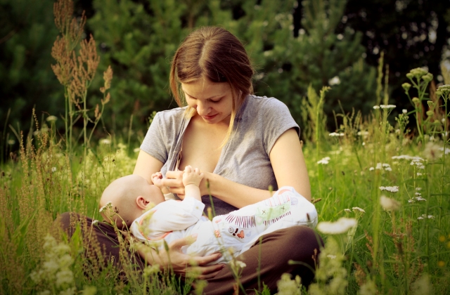 Így szoptathatsz a legtovább