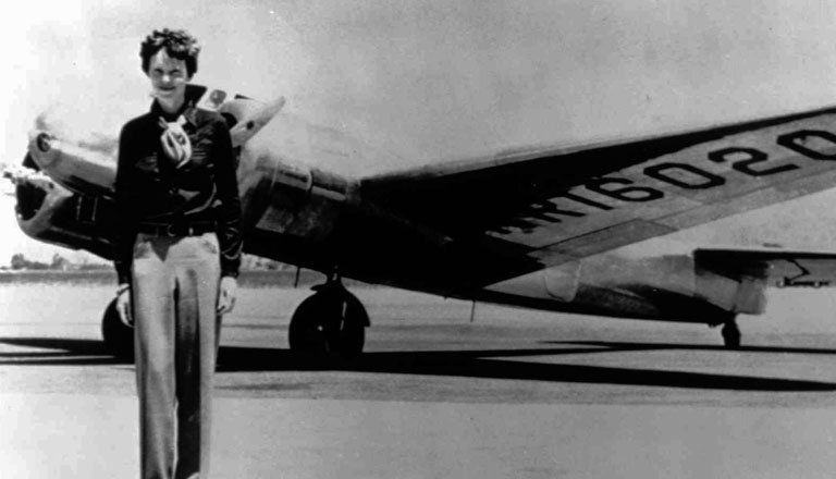 Amelia Earhart és a Lockheed Electra (Fotó: Wikipedia)