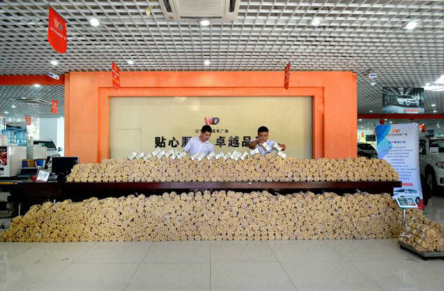 Aprópénzben spórolta össze egy autó árát