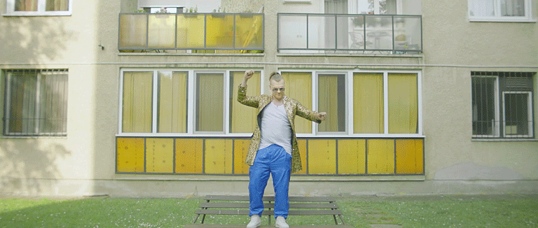 8 gifben bemutatjuk Kis Grófo új klipjét