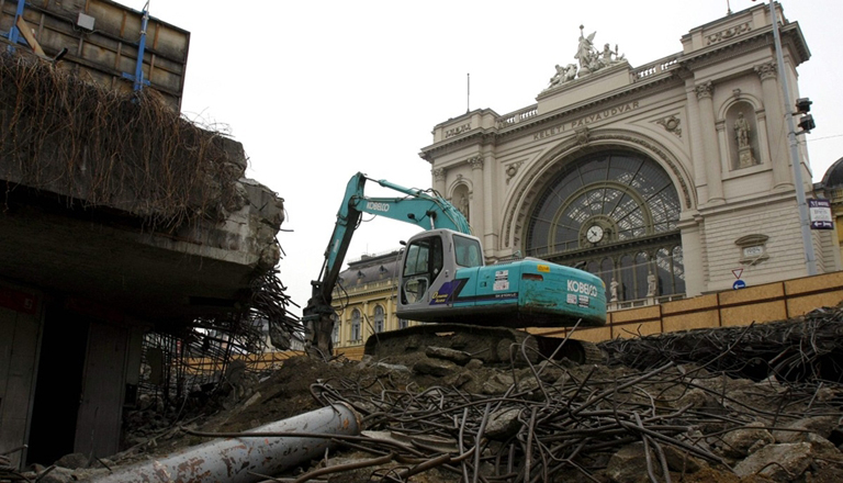 A 4-es metró építésétől sokat vártak a tulajdonosok (Fotó: MTI)