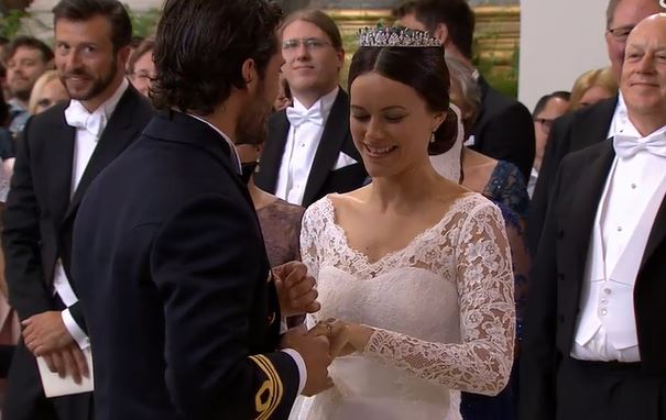 Élő: most házasodik a svéd király fia, Károly Fülöp