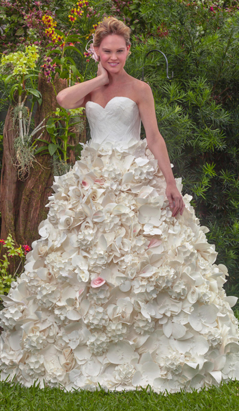 Nem fogod elhinni, miből készültek ezek a menyasszonyi ruhák! - fotók