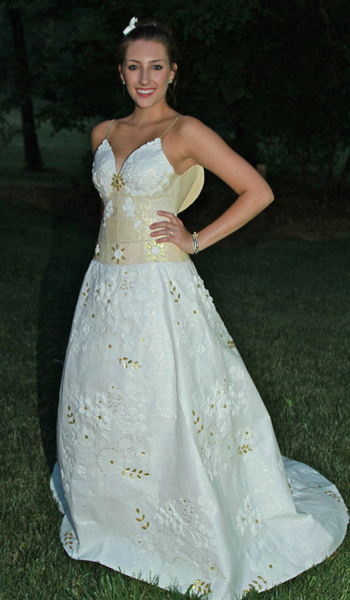 Nem fogod elhinni, miből készültek ezek a menyasszonyi ruhák! - fotók