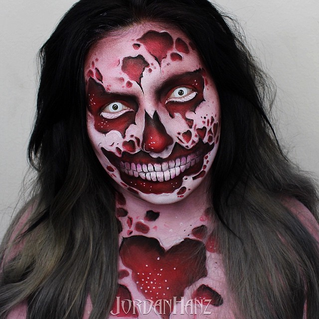 Elképesztő átváltozásokra képes ez a nő - képek