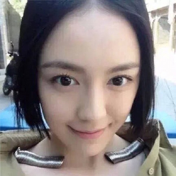 Itt a legújabb elmebaj: a kulcscsontkihívás!