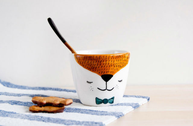 Cuki rókás kávésbögre elje. Fotó: buzzfeed.com