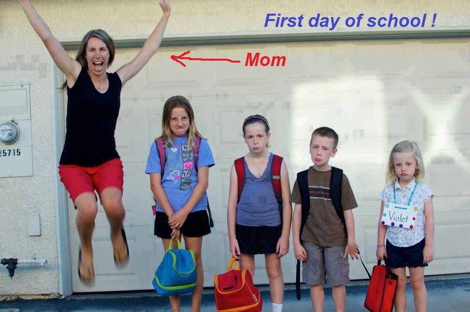 Nyári gyerekfelügyelet: túlhajszolt szülők segítség nélkül