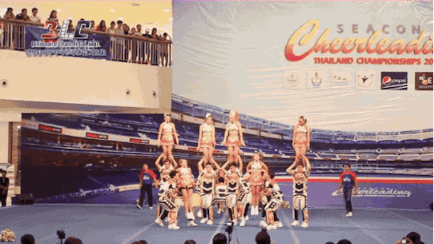 17 gif, amitől a te szíved is leáll pár pillanatra