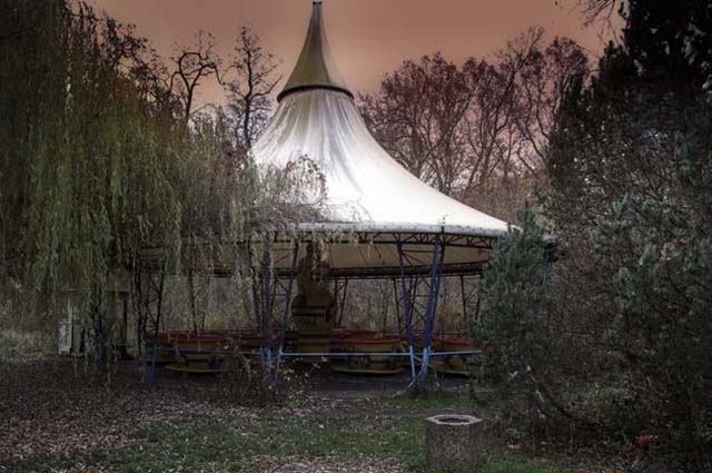 Hátborzongató fotók: ez maradt a bezárt vidámparkokból