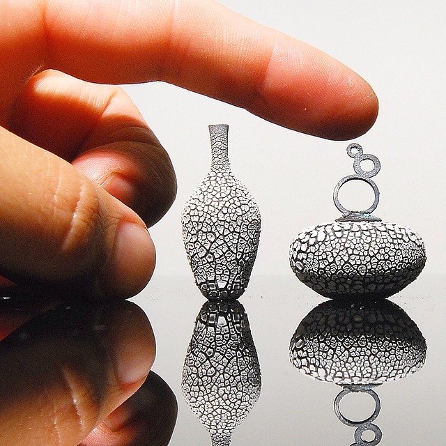 Ez a művész elképesztő mini edényeket készít - bámulatos képek