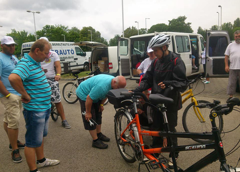 Vak Vagány: bloggerünk körbetekerte a Balatont