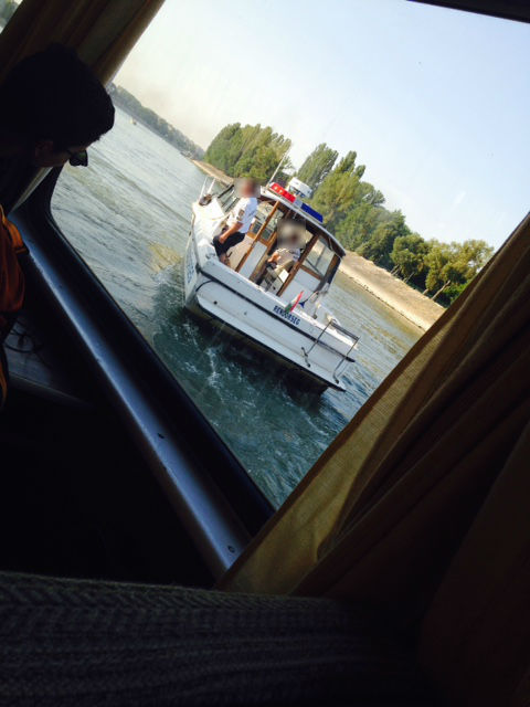 Vízirendészet, káosz, kánikula, elakadt hajó, és ordító menekülni akaró tömeg - elmentem hajókázni Vízirendészet, káosz, kánikula, elakadt hajó, és ordító menekülni akaró tömeg - elmentem hajókázni