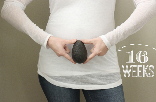 Zöldségekkel és gyümölcsékkel mutatta be babája fejlődését - fotók