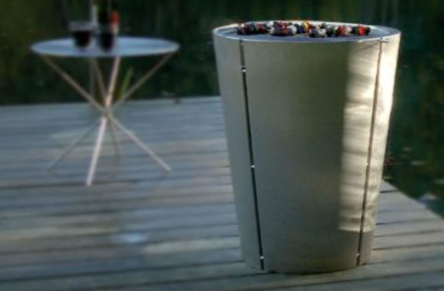 Ez a grillsütő is hajaz egy nagyobb, álló virágkaspóra. Fotó: pinterest.com