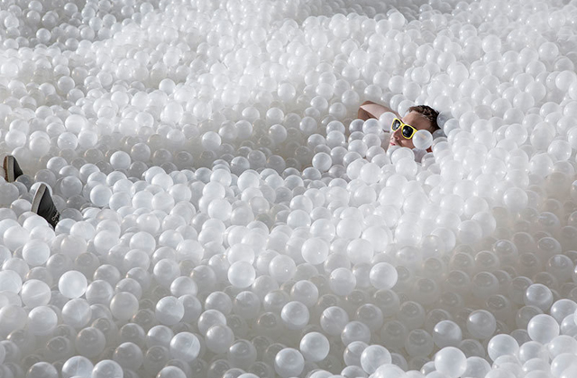 Strandot rendeztek be egy múzeumban - fotók Strandot rendeztek be egy múzeumban - fotók