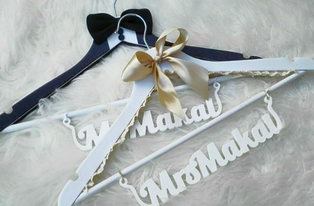 Páros vállfák az ifjú párnak. Fotó: Design Vállfák/Facebook