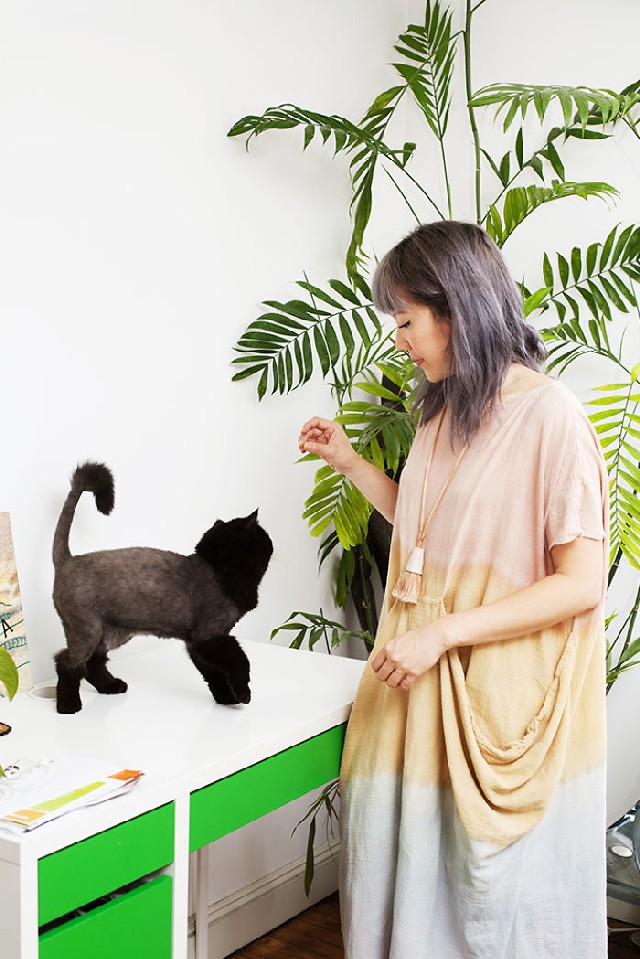 Így szeretik a nők örökbefogadott macskáikat - fotók 