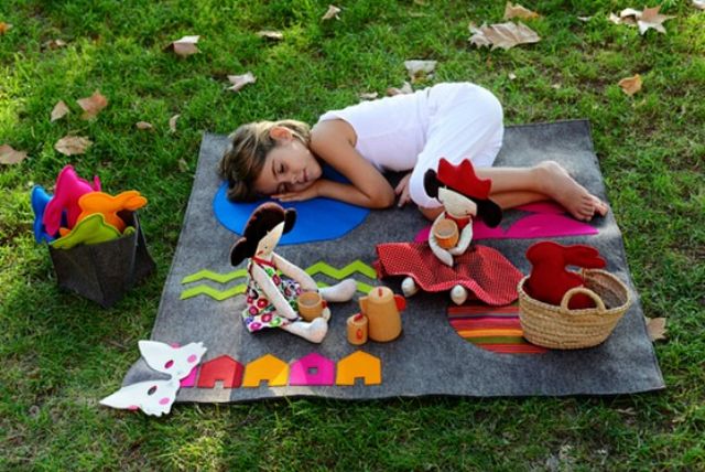 Bizarr vagy zseniális? Játszanak az ovisok terhes és császármetszéses babákkal?