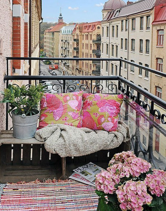 Egy ilyen hangulatos teraszon pillanatok alatt elszállnak a mindennapi gondok.