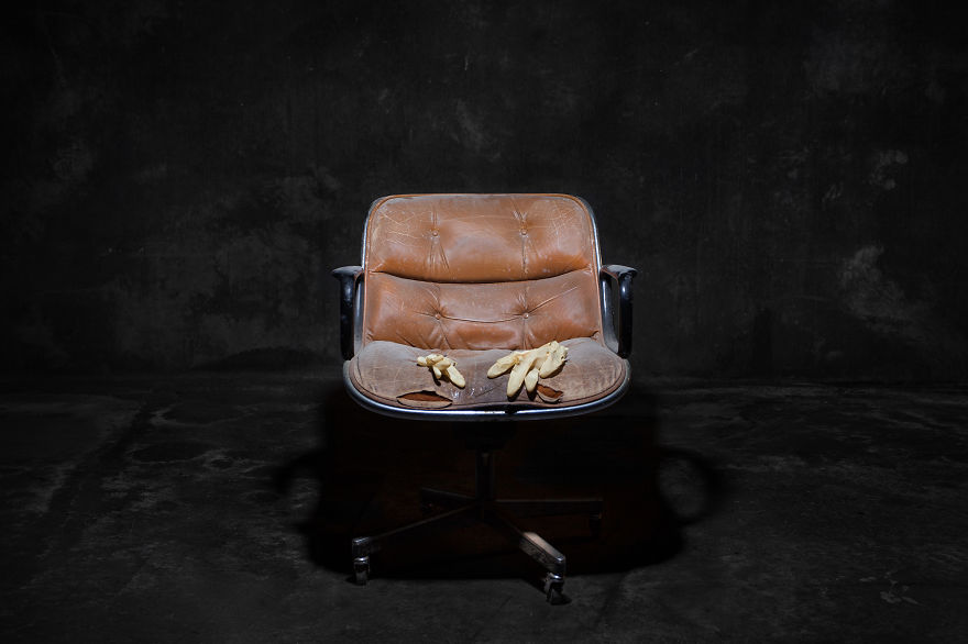 A székek, ha emberek lennének... - különleges fotósorozat