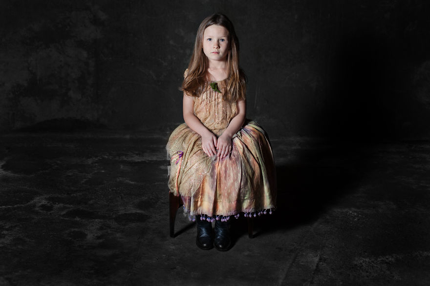 A székek, ha emberek lennének... - különleges fotósorozat