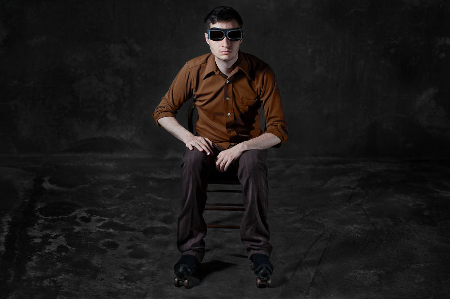 A székek, ha emberek lennének... - különleges fotósorozat