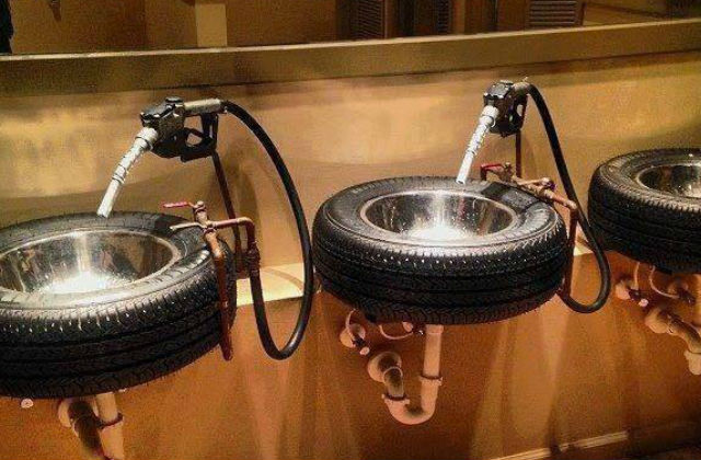 Ilyen mosdókagylóval sem találkozni mindennap. 