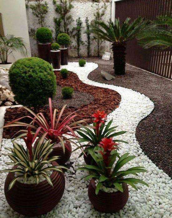 Nem is gondolnád milyen csodákat művel a kavicságy a kerteddel! Nem is gondolnád milyen csodákat művel a kavicságy a kerteddel!