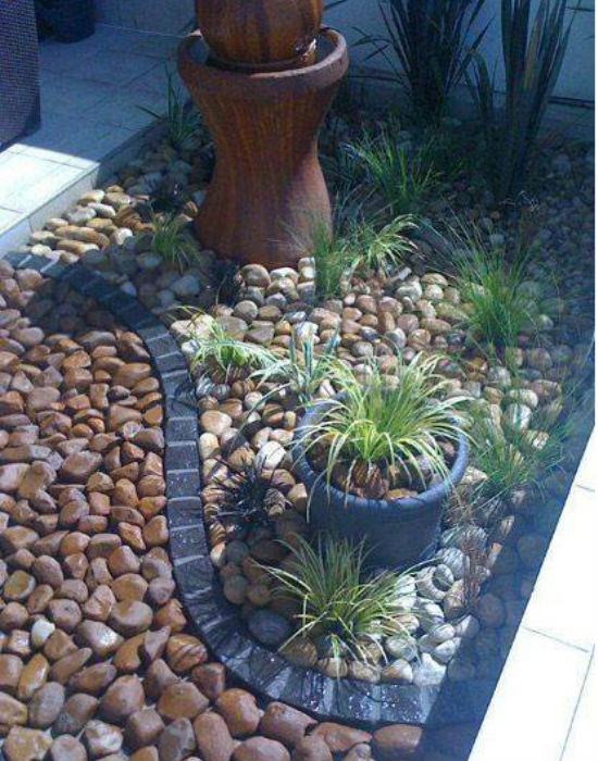 Nem is gondolnád milyen csodákat művel a kavicságy a kerteddel! Nem is gondolnád milyen csodákat művel a kavicságy a kerteddel!