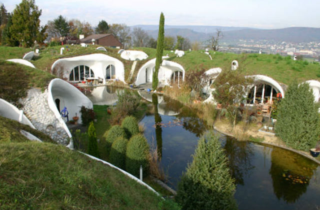 Igazi csendélet. Reméljük a kis tó nem önt ki egy nagyobb esőzés idején.