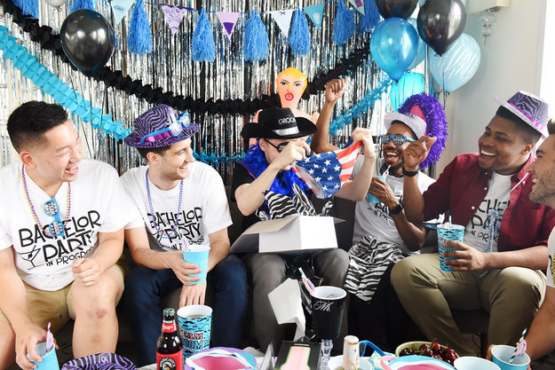 Vaginák mindenhol: így néznének ki a legénybúcsúk, ha a csajok szerveznék meg