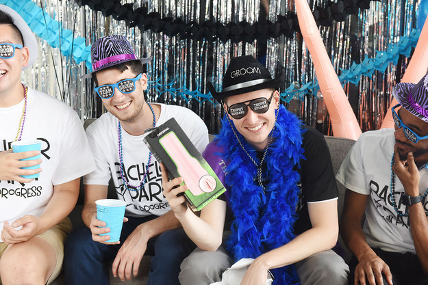 Vaginák mindenhol: így néznének ki a legénybúcsúk, ha a csajok szerveznék meg