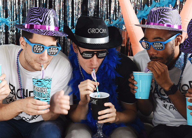 Vaginák mindenhol: így néznének ki a legénybúcsúk, ha a csajok szerveznék meg