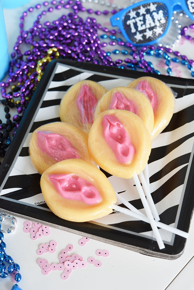 Vaginák mindenhol: így néznének ki a legénybúcsúk, ha a csajok szerveznék meg