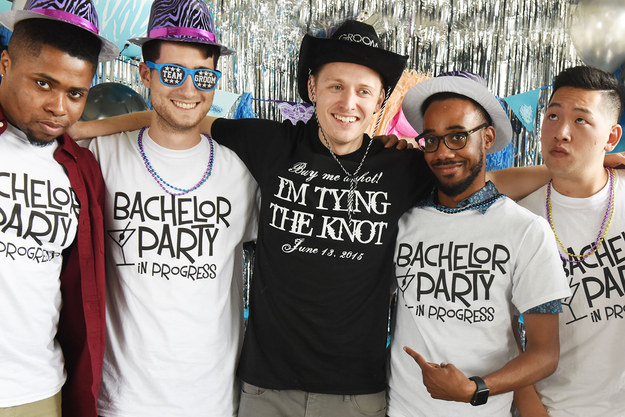 Vaginák mindenhol: így néznének ki a legénybúcsúk, ha a csajok szerveznék meg