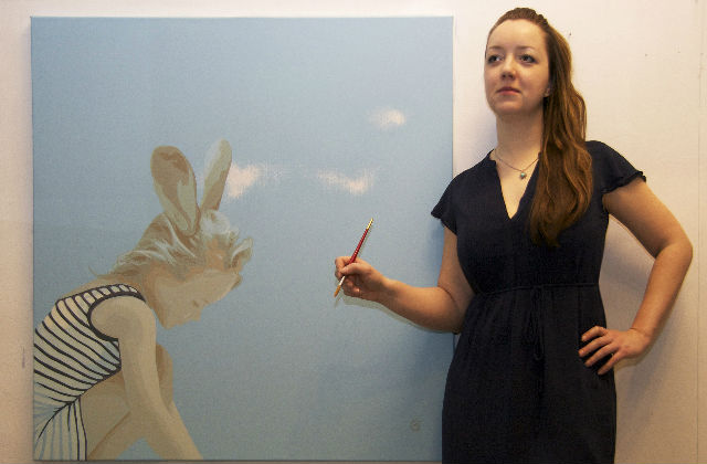 Kusnyár Eveline és az elmaradhatatlan nyuszis mű