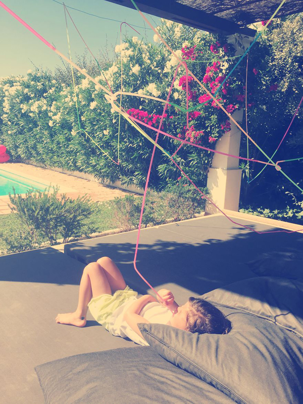 50 méter hosszú szívószálat épített a lánya szülinapjára - fotók