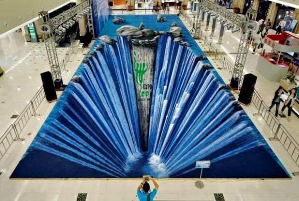 Élethű, 3D rajzok az úttesten