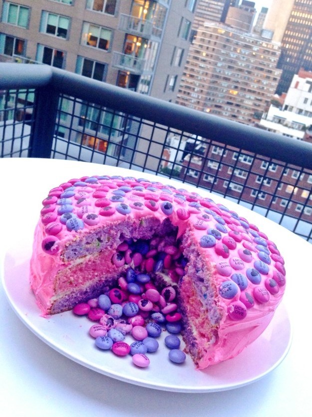 14 színes és ínycsiklandó töltött torta, amit azonnal megkóstolnánk