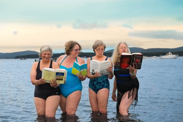 10 nyári olvasós fotó, amitől hátast dobsz